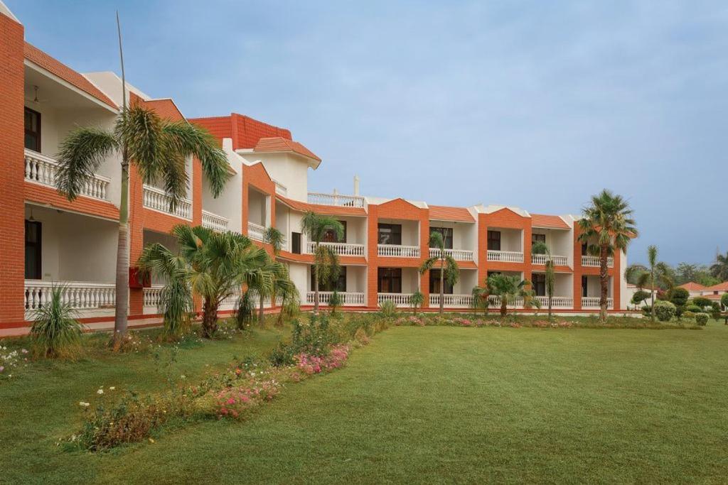 Naturoville Wellness Resort Rishikesh - Surrounded By Nature, Rooted In Wellness Doiwala Экстерьер фото